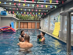 Pakar Tak Sarankan Anak Belajar Renang Pakai Pelampung, Kenapa?