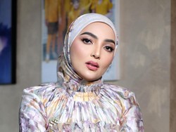 Ashanty dan Keluarga Berencana Puasa sampai Lebaran di Mekkah