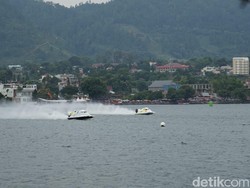 Jonas Andersson-Erik Stark Tercepat di Sprint Race F1 Powerboat Hari Ini