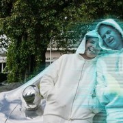 Era Baru Hubungan Manusia-Robot, Perempuan Ini Nekat Nikahi Hologram AI!