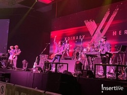 Xdinary Heroes dan Fans Saling Tatap di Konser 'Break the Brake' Jakarta
