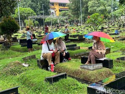 TPU Karet Bivak Ramai Didatangi Peziarah Jelang Ramadan