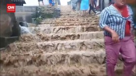 VIDEO: Penampakan Banjir Bandang Terjang Pemukiman di Peru