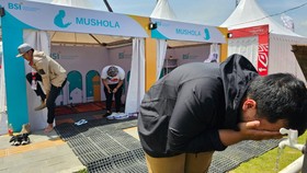 BSI Geber Literasi Syariah & Pariwisata di F1 Powerboat Danau Toba