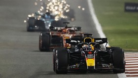 Hasil F1 GP Bahrain 2024: Verstappen Juara, Hamilton Melempem