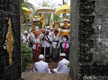 Mengenal Upacara Melasti yang Dilakukan Umat Hindu Saat Nyepi