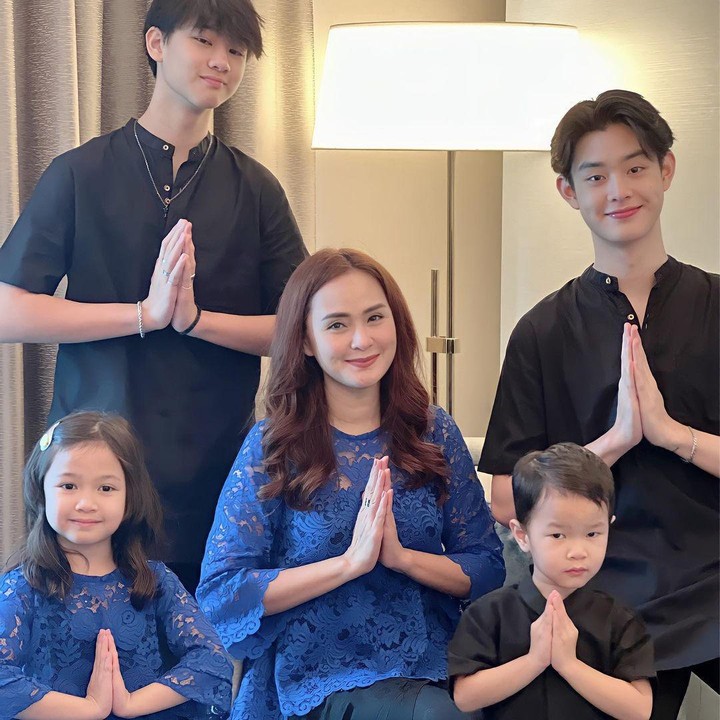 <p>Natalie sempat mengungkap ceritanya yang membesarkan anak-anak dengan status <em>single parent.</em> Pada pernikahan pertama, Natalie dikaruniai dua anak laki-laki yang tampan, yakni Prince dan Royce. (Foto: Instagram@nat_grtm)</p>
