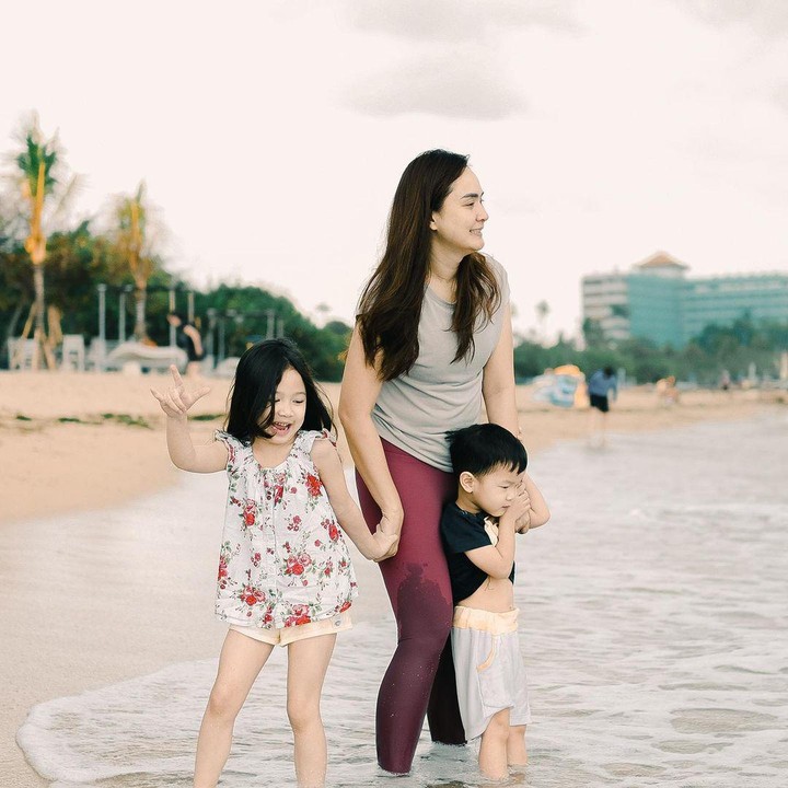 <p>Kemudian, pernikahan yang kedua, Natalie dikaruniai dua anak yang terdiri dari satu anak laki-laki yang diberi nama Max dan satu anak perempuan yang bernama Teresa. (Foto: Instagram@nat_grtm)</p>