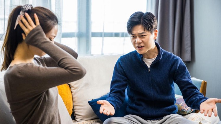 Asian couple are quarreling at home