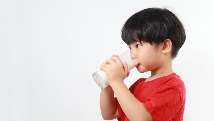 Anak Diare Sebaiknya Tidak Minum Susu, Ini Alasannya