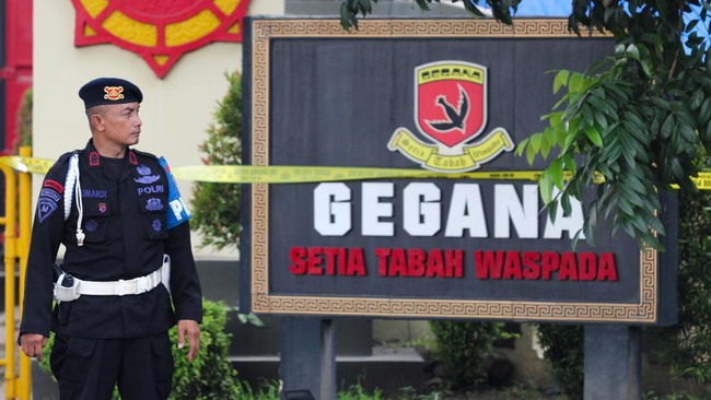 Kapolda Jawa Timur, Irjen Imam Sugianto mengeklaim mekanisme penyimpanan bahan peledak di gudang Gegana Satbrimob, di Surabaya, sudah sesuai SOP.
