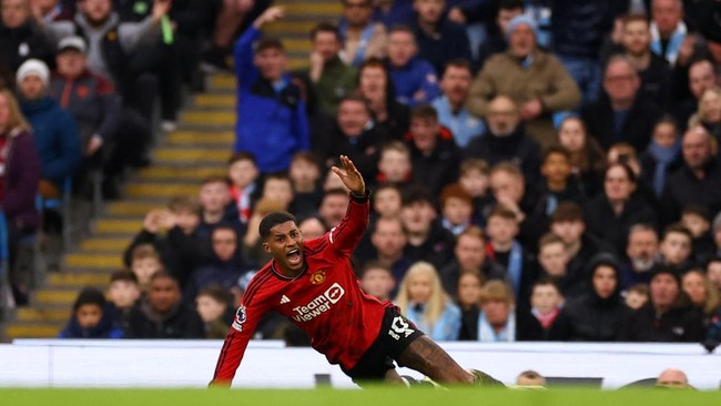 Ada dugaan kontroversi yang tersisa di balik kemenangan Manchester City atas Manchester United pada laga lanjutan Liga Inggris, Minggu (3/3).