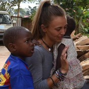 Kisah Inspiratif Maria, Perempuan Spanyol Rela Pindah ke Uganda Jadi Ibu Asuh 32 Anak