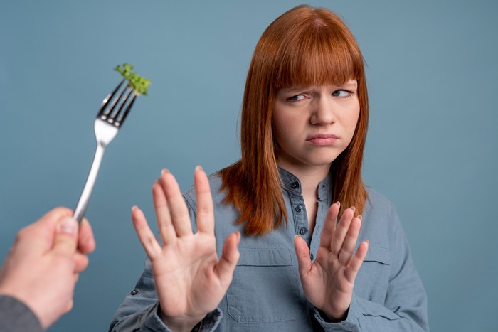 4 Kebiasaan Makan yang Bisa Bikin Perut Buncit, Mulai Hindari!