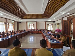 Keberatan Ditertibkan, Pedagang Bermobil Pasar Anyar Geruduk DPRD Buleleng