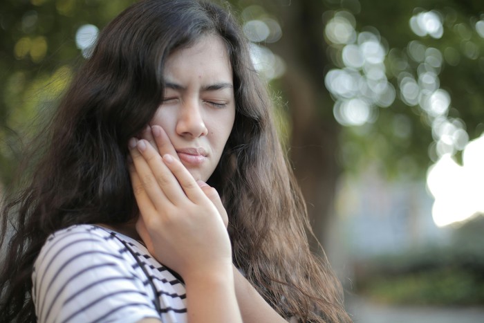 Terlalu Lama Terpapar Kipas Angin Timbulkan Gejala Bell's Palsy?