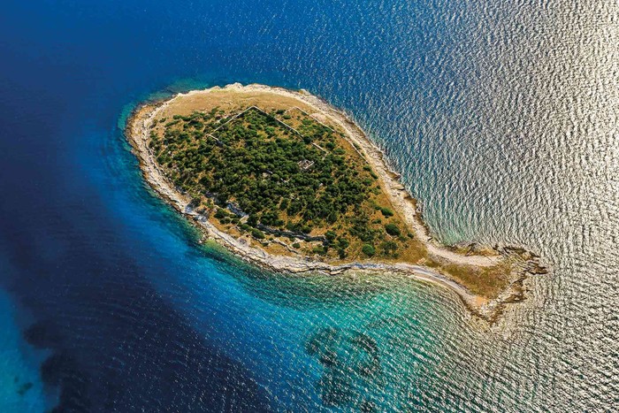 10 Pulau dengan Bentuk Paling Unik di Dunia, Ada dari Indonesia!