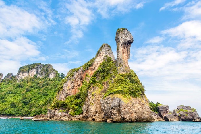 10 Pulau dengan Bentuk Paling Unik di Dunia, Ada dari Indonesia!