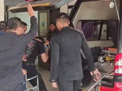 4 Ambulans Diduga Angkut Korban Ledakan Mako Brimob Tiba di RS Bhayangkara