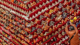 FOTO: 1.550 Boneka Hias Sambut Hinamatsuri di Jepang