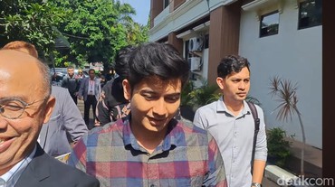 Tengah Proses Cerai dari Ria Ricis, Muncul Video Teuku Ryan Pegang Wanita Lain