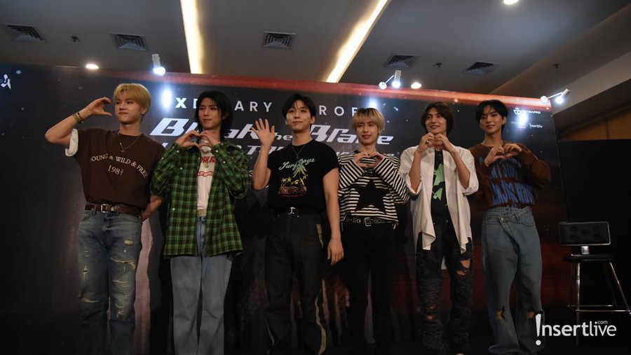 Xdinary Heroes Konferensi pers Xdinary Heroes