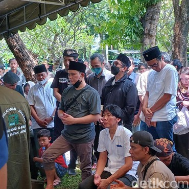 Bimbim Kenang Peran Penting Sosok Mendiang Ayah dalam Karya-karya Slank