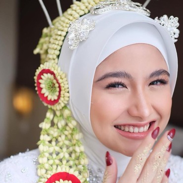 Kabar Terbaru Faye Nicole, Mantap Berhijab dan Sudah Menikah