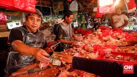 FOTO: Harga Bahan Pokok Cekik Warga Jelang Ramadan