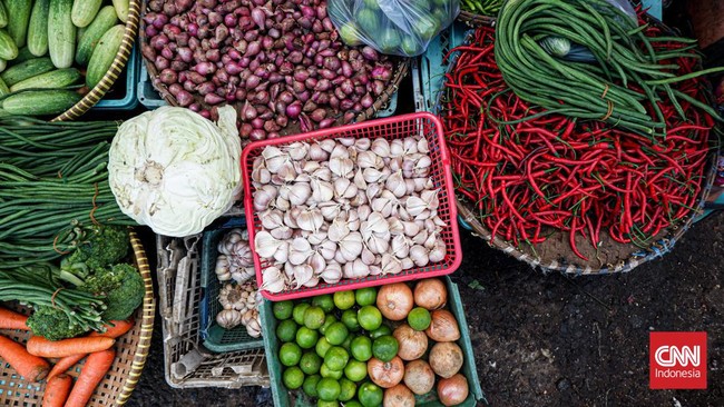 Harga mayoritas harga pangan, bawang merah, bawang putih, hingga cabai merah dijual dengan harga hampir sama dengan dua pekan lalu alias macet di pasar Jakarta.