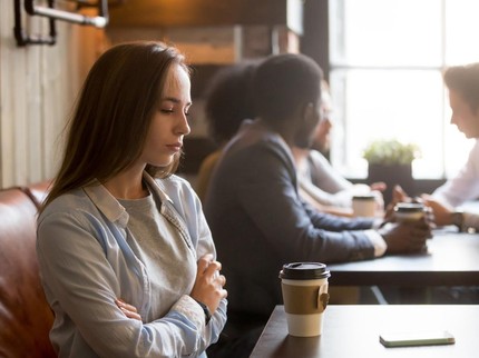 Mengenal Social Anxiety, Gangguan Cemas yang Menyebabkan Sulit Bicara