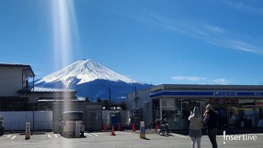 img-title Jajan Kopi di Lawson Terkece Sedunia, Belatar Langsung Pemandangan Gunung Fuji
