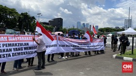 Demo Pro-Kontra Pemakzulan Jokowi di Depan DPR, Sebagian Jalan Ditutup