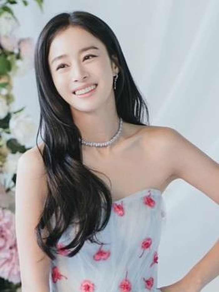Potret Kim Tae Hee./ Foto: instagram.com/storyjcompany
