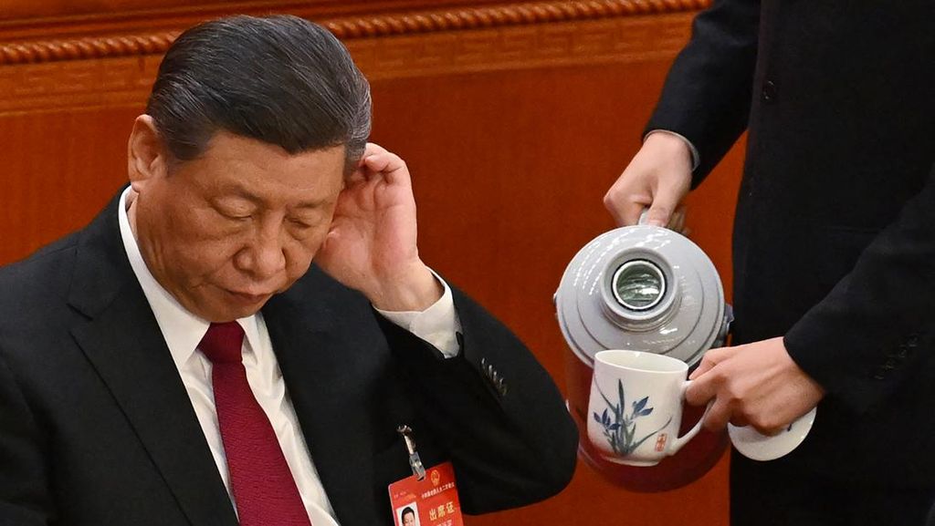 Xi Jinping Pecat Rombongan Jenderal dan Pejabat dari Badan Politik China