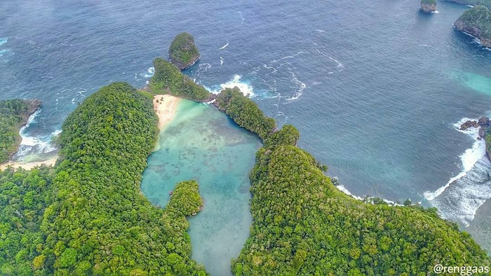 Mengenal Pulau Sempu, Pulau Eksotis di Malang Tapi Dilarang untuk Dikunjungi Turis! Kenapa? 