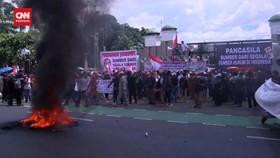 VIDEO: Demo Massa Pro dan Kontra Hak Angket di Depan DPR