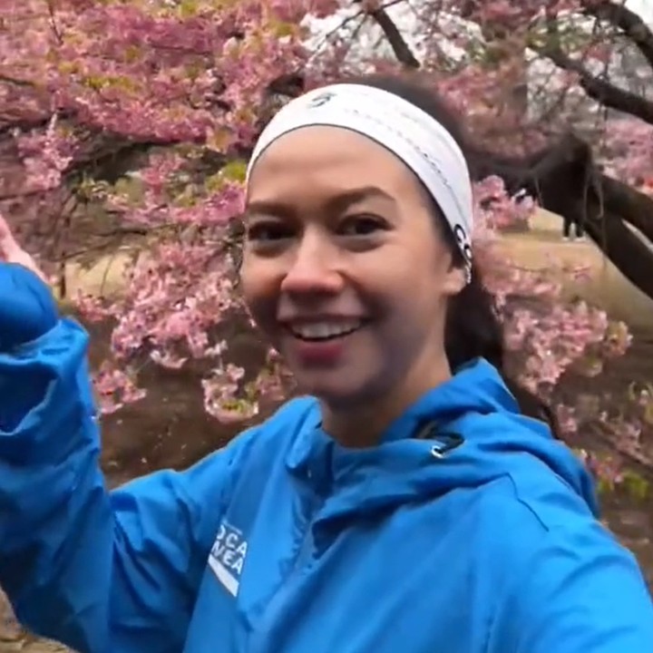 <p>Lewat media sosial, Yuki membagikan pengalamannya saat mengikuti lari maraton di Tokyo. Ia memperlihatkan suasana di Yoyogi Park ketika berlari menyusuri rute maraton. "Lari 5 km, <em>pace</em>-nya <em>easy pace.</em> Jujur ya, ini rasanya kocak deh. Ini gue tuh sudah lari, tapi gue tuh enggak tahu gue cepat atau enggak. Rasanya beda banget ih seru abis. Tapi memang jari nih langsung berasa kering," tuturnya. (Foto: TikTok @pocariid)</p>