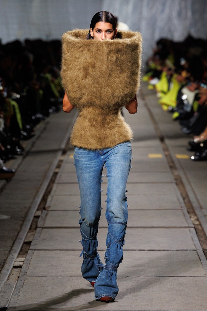 Look 24 Alexander McQueen Fall/Winter 2024