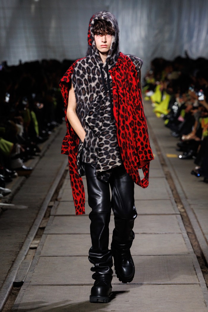 Look 18 Alexander McQueen FW2024 Hal Menarik Koleksi Alexander McQueen Fall/Winter 2024