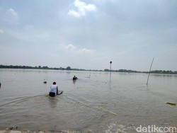 Tanggul Sungai Sadar Mojokerto Jebol Picu Banjir yang Rendam Ratusan Rumah