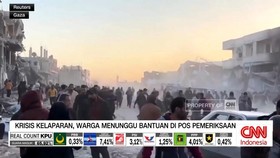 VIDEO: Bantuan Diterjunkan Dari Udara Warga Palestina Berebut