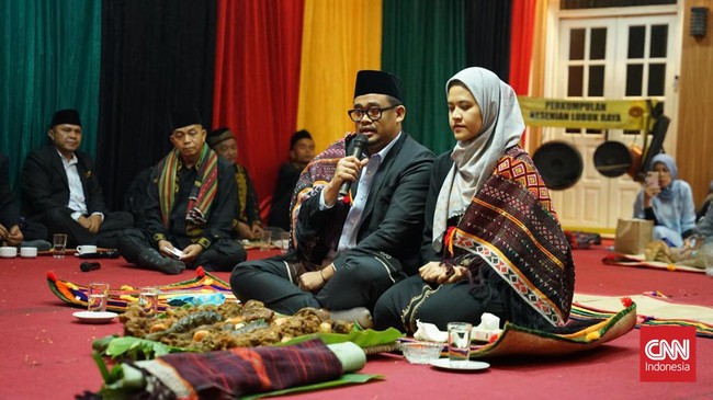 Wali Kota Medan Bobby Nasution dinobatkan sebagai tokoh nasional Tapanuli Bagian Selatan (Tabagsel), Minggu (3/2).