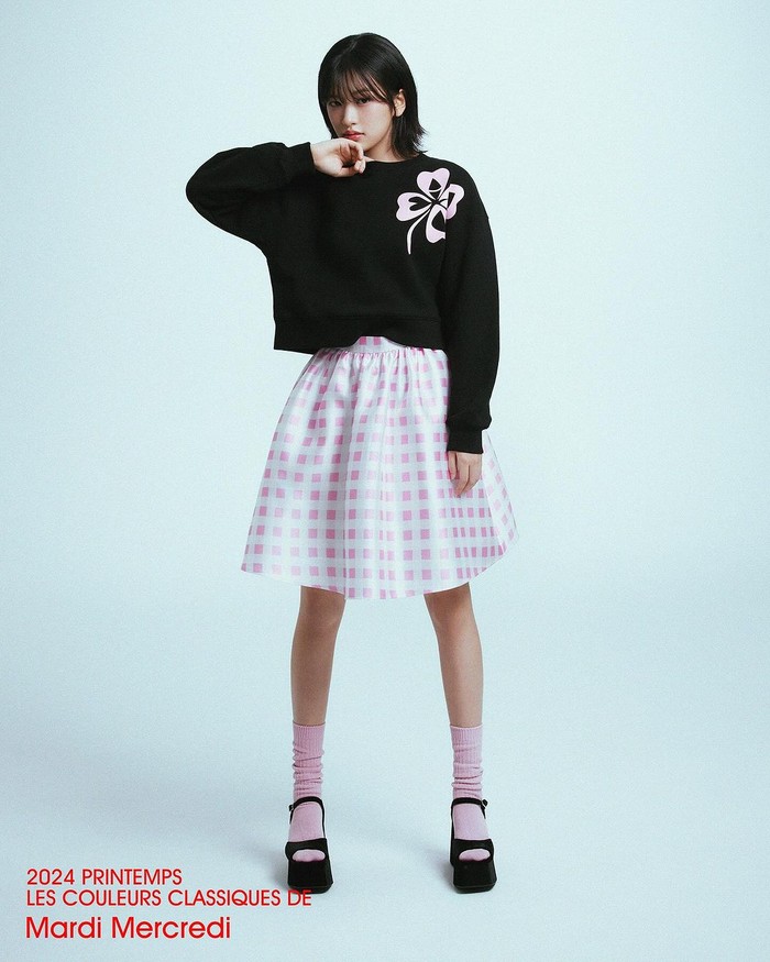 Citra versatile yang melekat tersebut menyatu dengan konsep pakaian 'Merdi Mercredi' yang dirancang dengan untuk dipakai dalam suasana hati yang beragam namun tetap mengedepankan gaya trendi/ Foto: instagram.com/mardi_mecredi_official