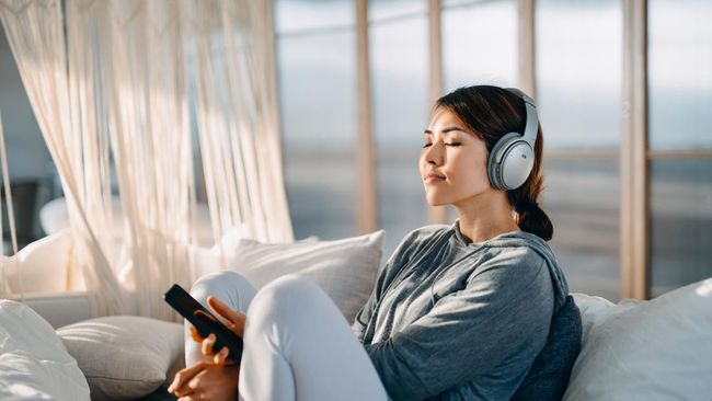 7 Ciri Kepribadian Orang yang Lebih Suka Menyendiri untuk Recharge Energi