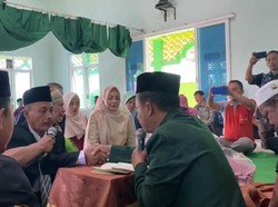 Kades Magetan Ajak Istri Baru Umrah-Haji Usai Beri Maskawin Seluruh Harta