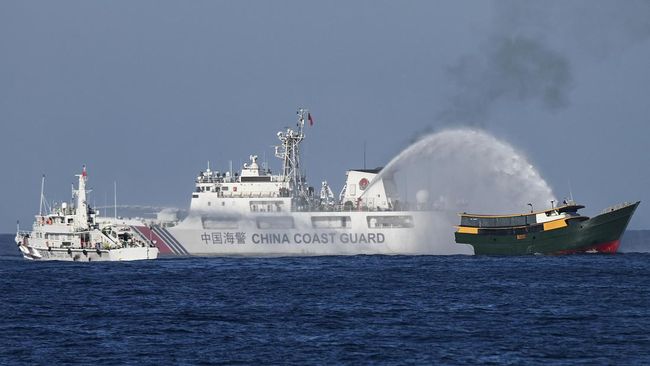 China Klaim ‘Wajar dan Profesional’ saat Usir Kapal Filipina