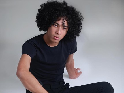 Terpopuler: Potret Keenan Putra Dewi 'Dee' Lestari yang Kini Jadi Model
