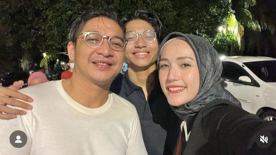 Keluarga Pasha Ungu