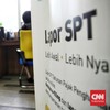 Masyarakat Indonesia yang merupakan wajib pajak diberikan tenggat waktu pelaporan surat pemberitahuan (SPT) tahunan pajak 2023 hingga 31 Maret 2024. Rabu ( 6/3). CNN Indonesia / Andry Novelino